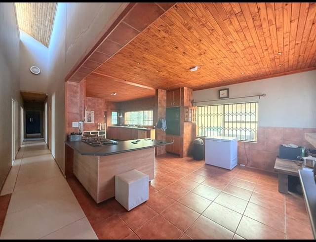 4 BEDROOM HOUSE FOR SALE IN FLORA GARDENS